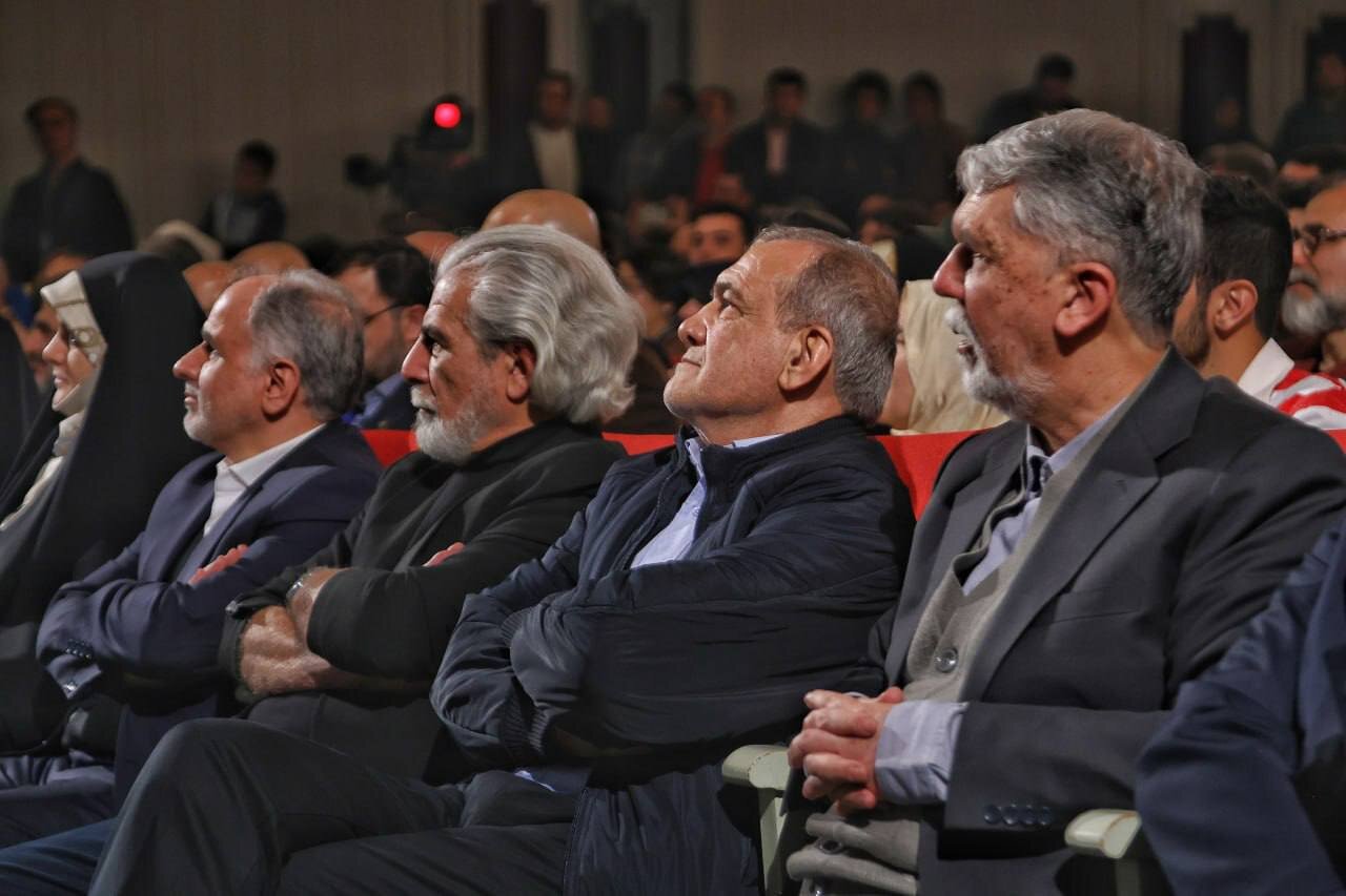 از حضور سرزده پزشکیان تا غیبت بسیاری از هنرمندان؛ در اختتامیه جشنواره فجر ۴۴ چه گذشت؟