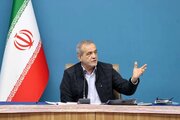 پزشکیان: زمانی که بتوانیم حقوق خود را از مسیر و دیپلماسی به دست آوریم، نباید در جنگ باقی بمانیم