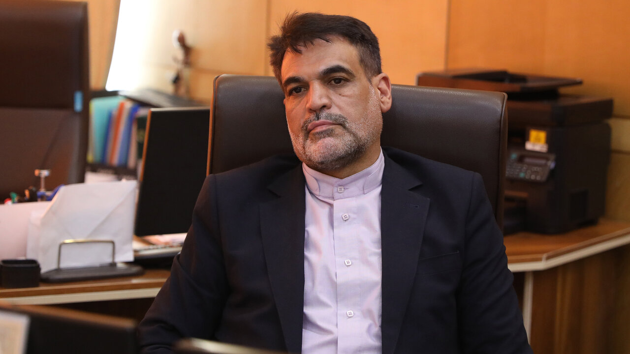 مردم محتاج نان؛ برای مساجد و موسسات بودجه در نظر می‌گیرید؟