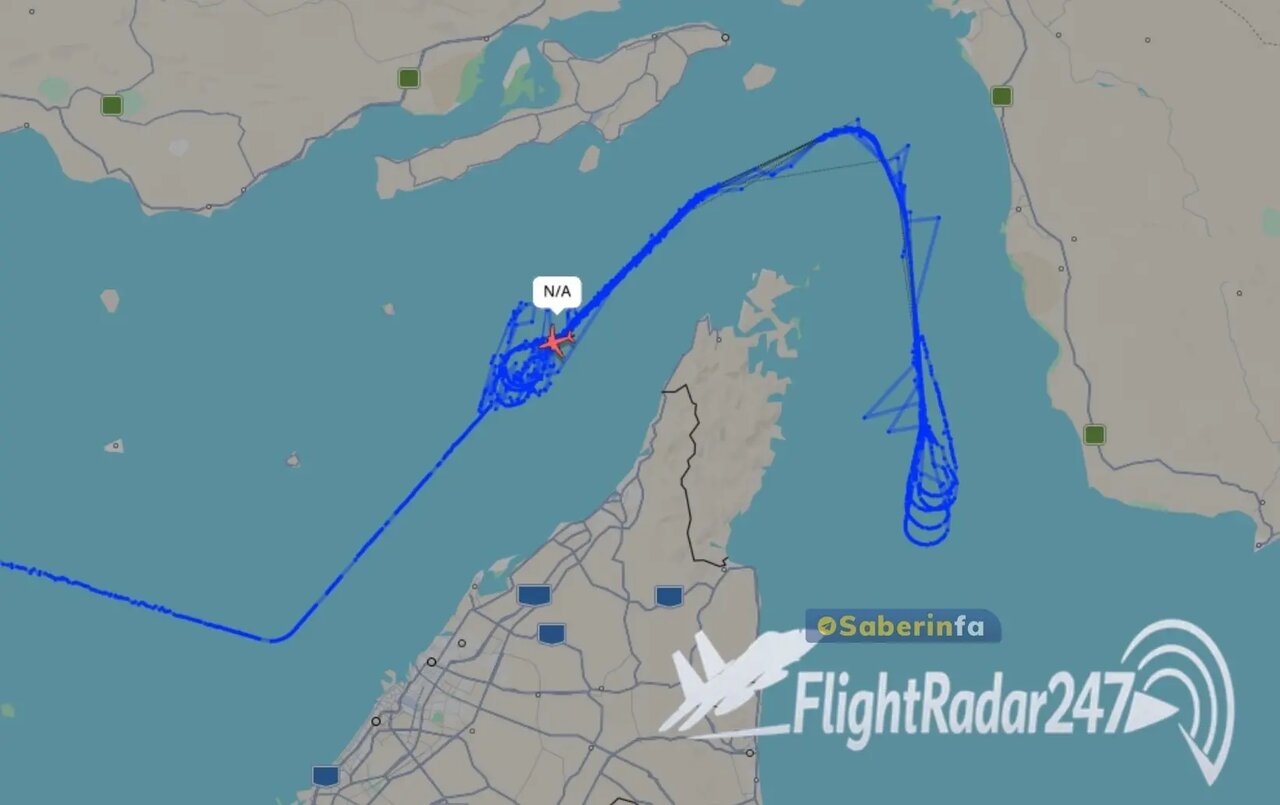 هواپیمای آمریکایی در حال جاسوسی از رزمایش سپاه