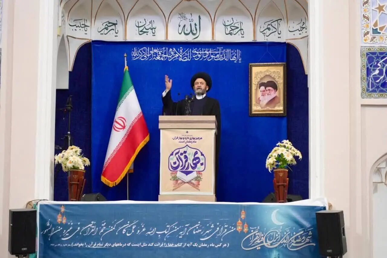 توصیه متفاوت امام جمعه اردبیل به ترامپ