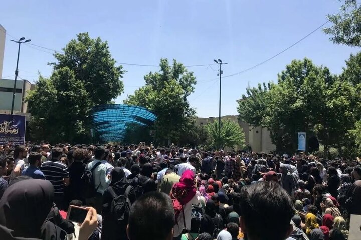 ۲ روز اعتراض و درگیری در دانشگاه‌های بزرگ کشور/ ماجرای تماس با خانواده‌ها چیست؟