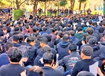 حمله بی‌سابقه کیهان به معترضان دانشگاهی: دانشجو نه، با مهره‌های انتحاری و چاقوکش‌های مزدور مواجهیم!