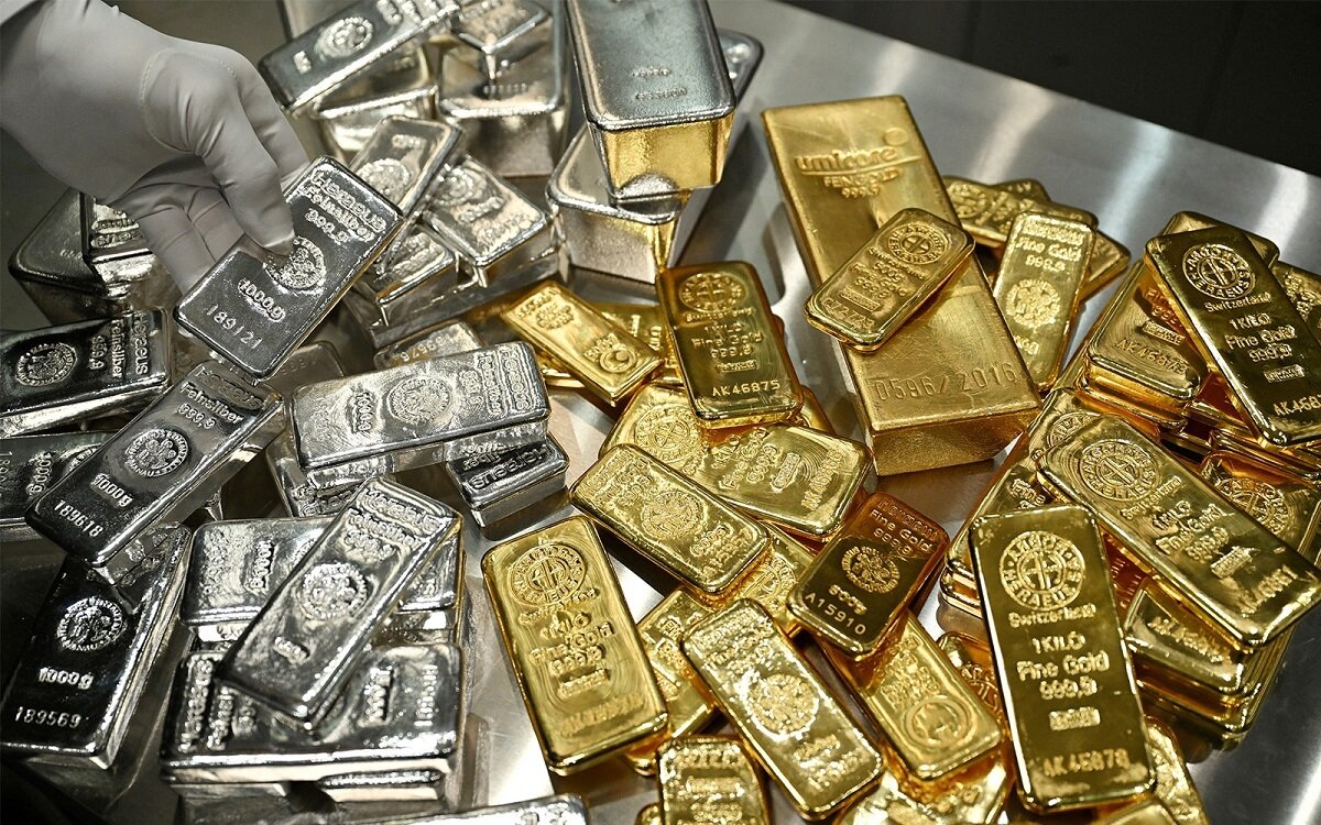 برای سرمایه‌گذاری نقره یا طلا؟/ این پیش‌بینی مهم را از دست ندهید