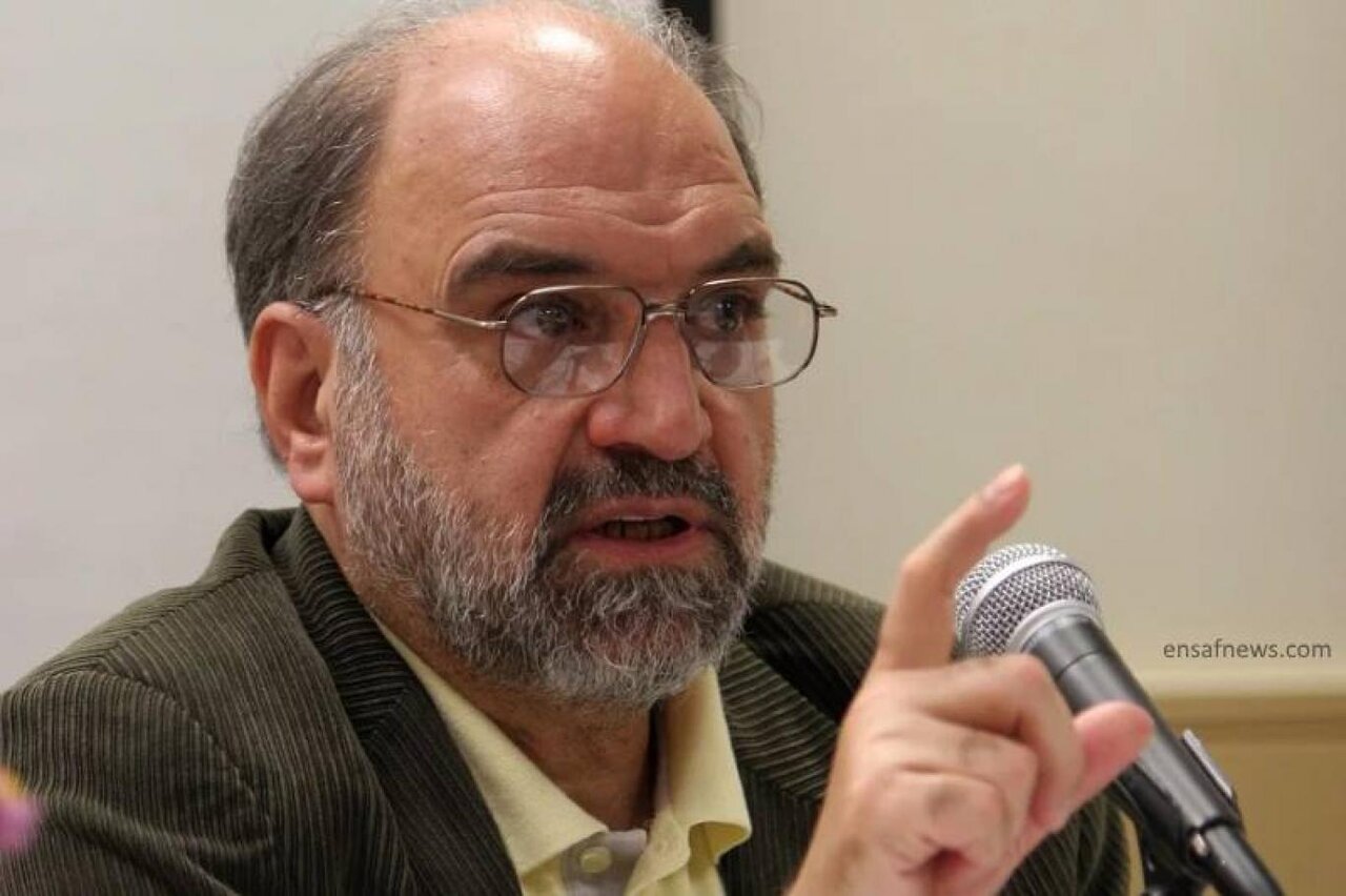 عبدالکریم سروش: از دموکراسی آلمان و آمریکا هیتلر و ترامپ بیرون آمدند!
