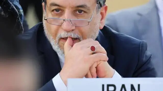 ویدیو| لحظه‌ای که عراقچی عکس یادگاری با ونس را رد کرد!