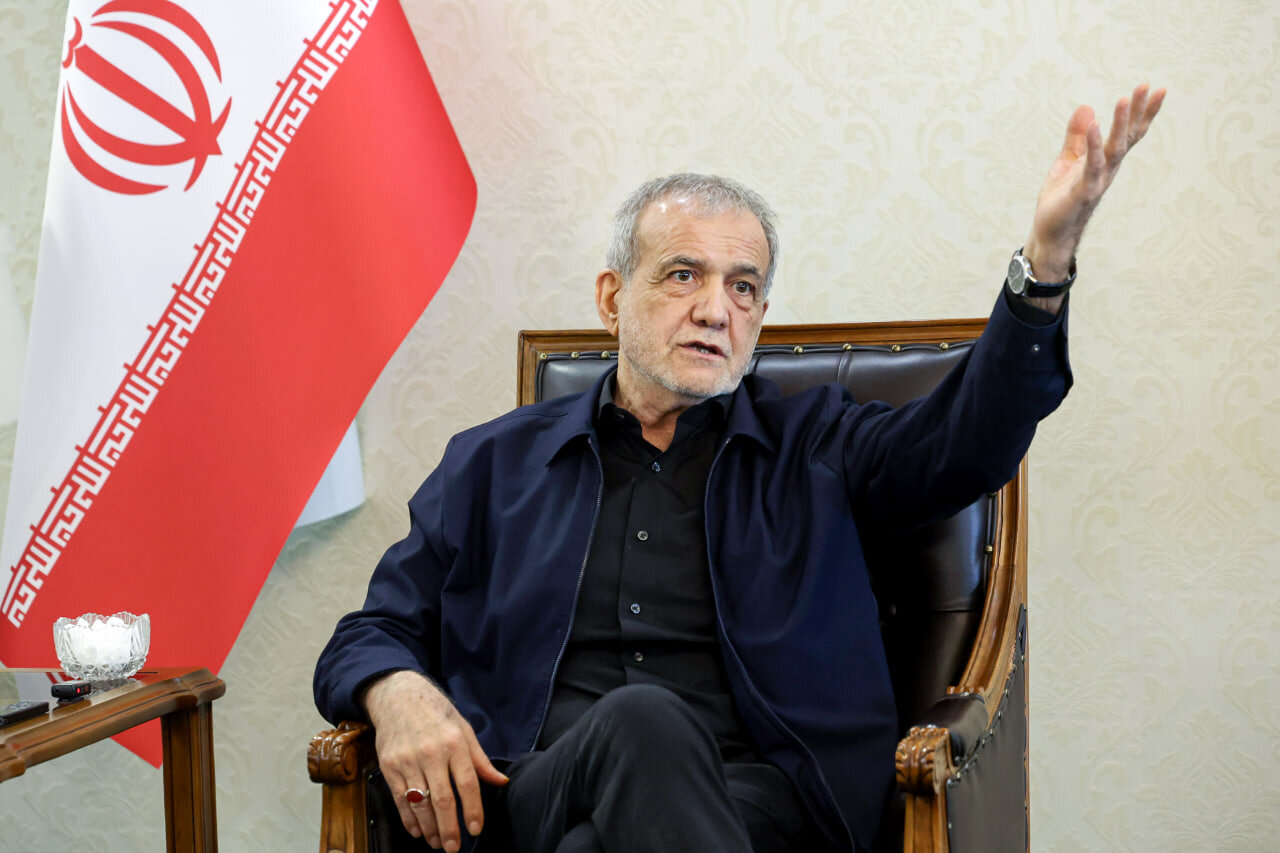 پزشکیان: گرانفروشی قابل‌تحمل نیست/دستور برخورد جدی داده‌ام