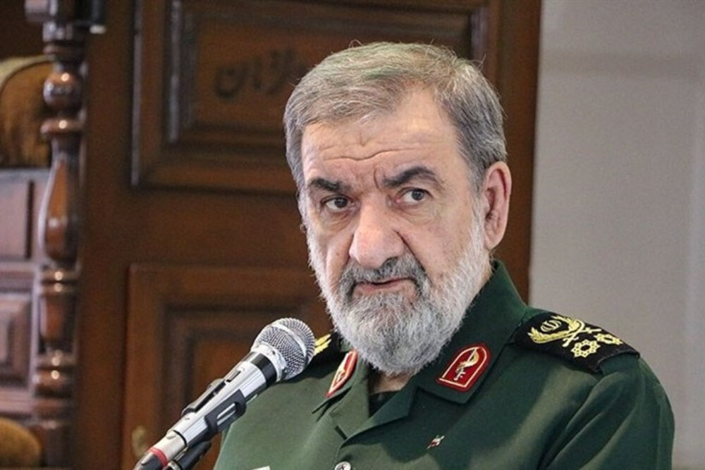 محسن رضایی: مشکلات اقتصادی داریم اما با مقاومت مردم یک ابرقدرت شکست می‌خورد