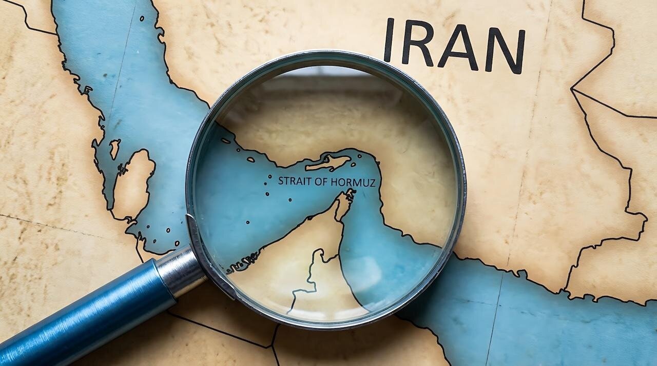 ادعای مقام آمریکایی درباره حمله ایران به دو کشتی در تنگه هرمز