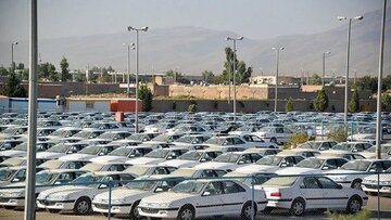 وقتی قیمت‌ها بی‌حساب و کتاب افزایش پیدا می‌کند؛ در بازار خودرو چه خبر است؟