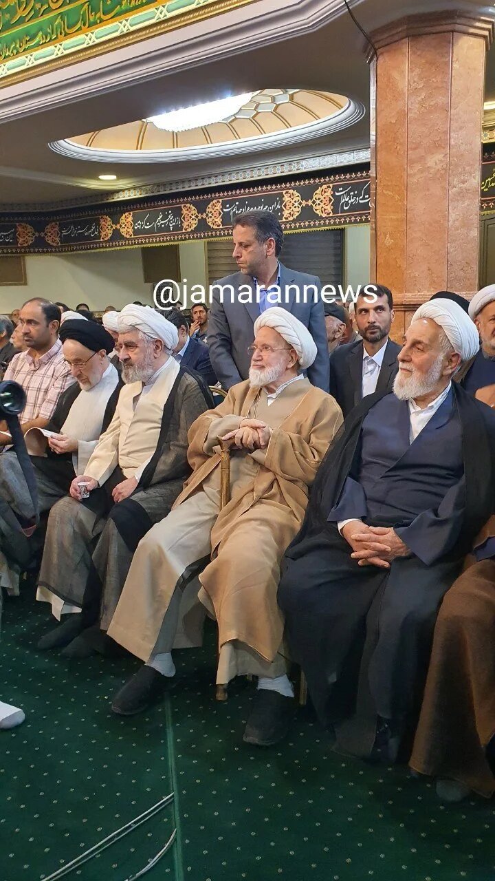 حضور همزمان محمد خاتمی و مهدی کروبی در یک مراسم ترحیم +عکس