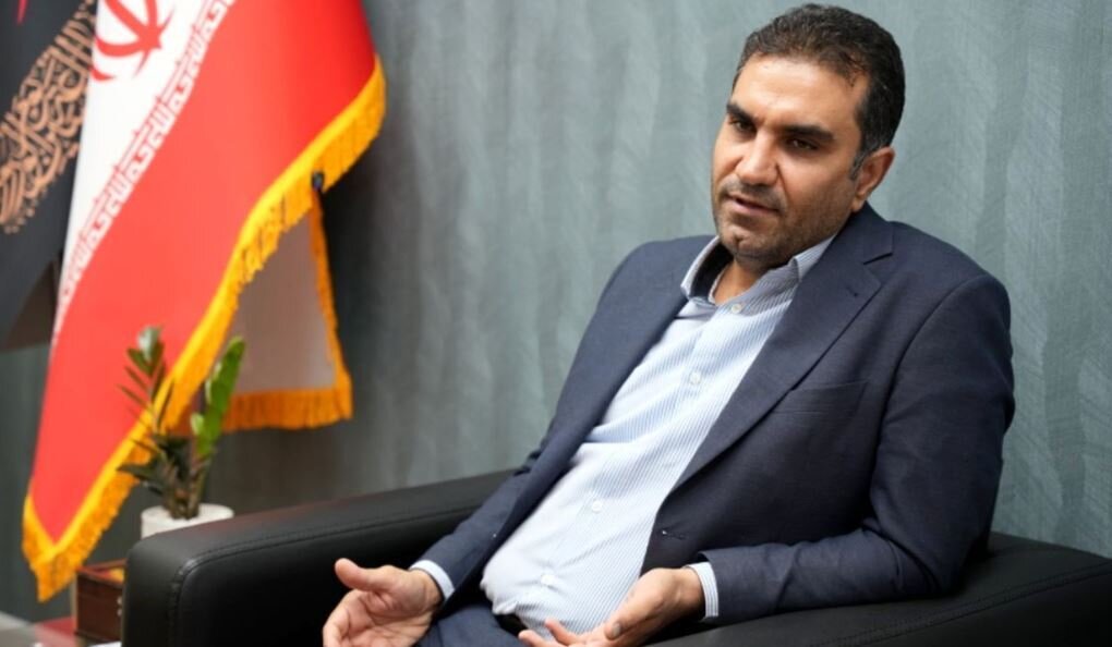 به وزیر اتهام خیانت می‌زنند و به دنبال استیضاح‌اند؛ آن‌ها همیشه ساز مخالف می‌زنند!