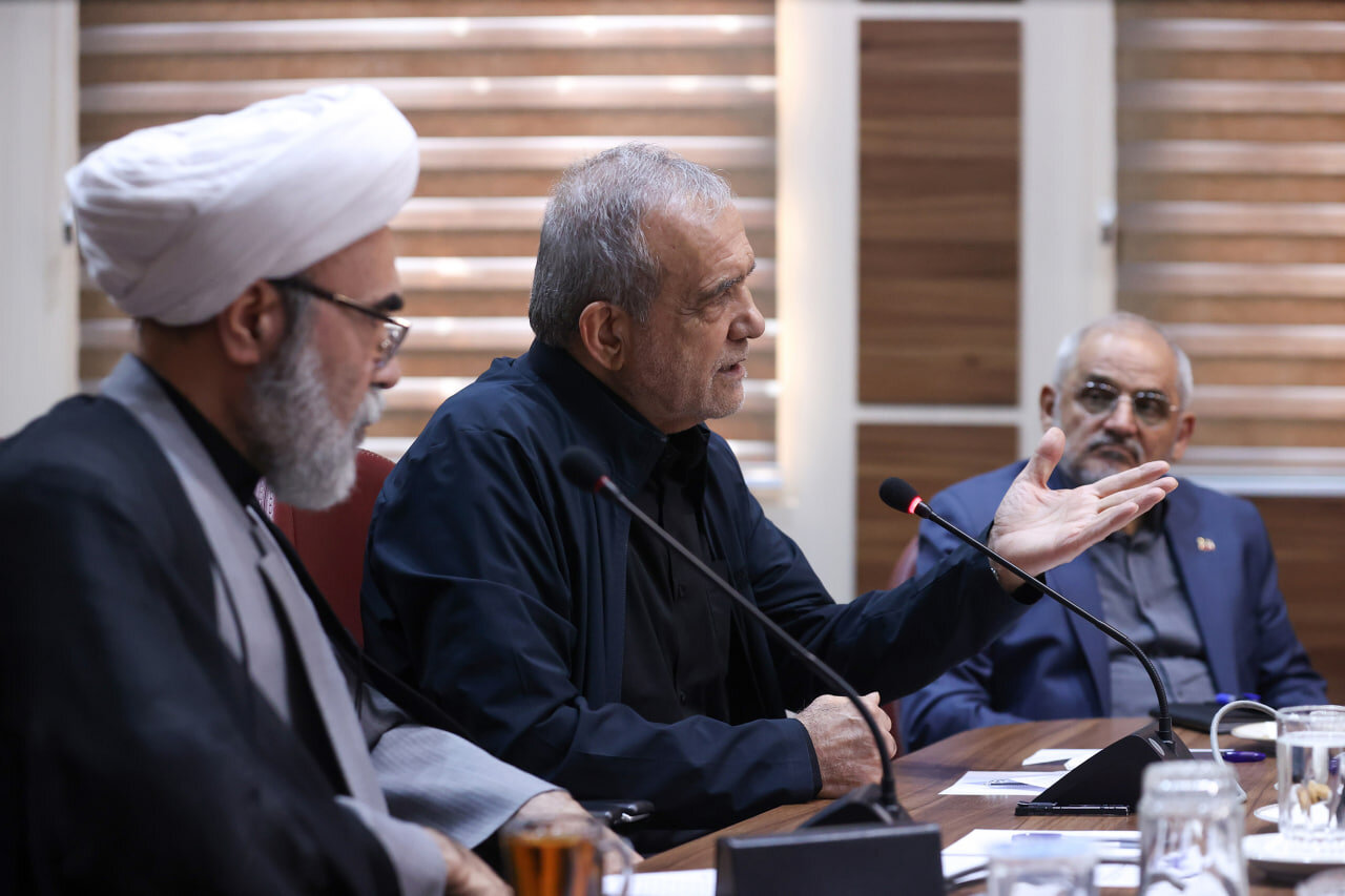 پزشکیان: اگر رهبری دستور می‌دادند مذاکره نشود قطعاً اطاعت می‌کردیم