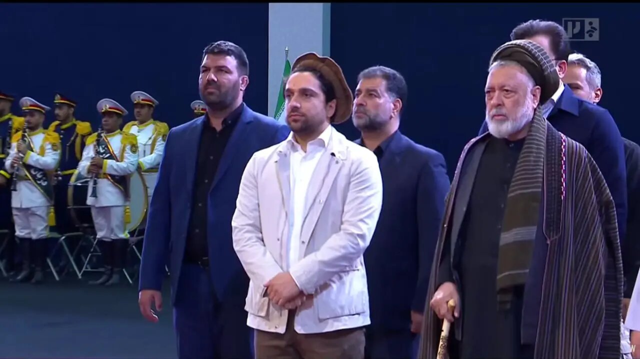 حضور پسر احمد شاه مسعود در مصلای تهران