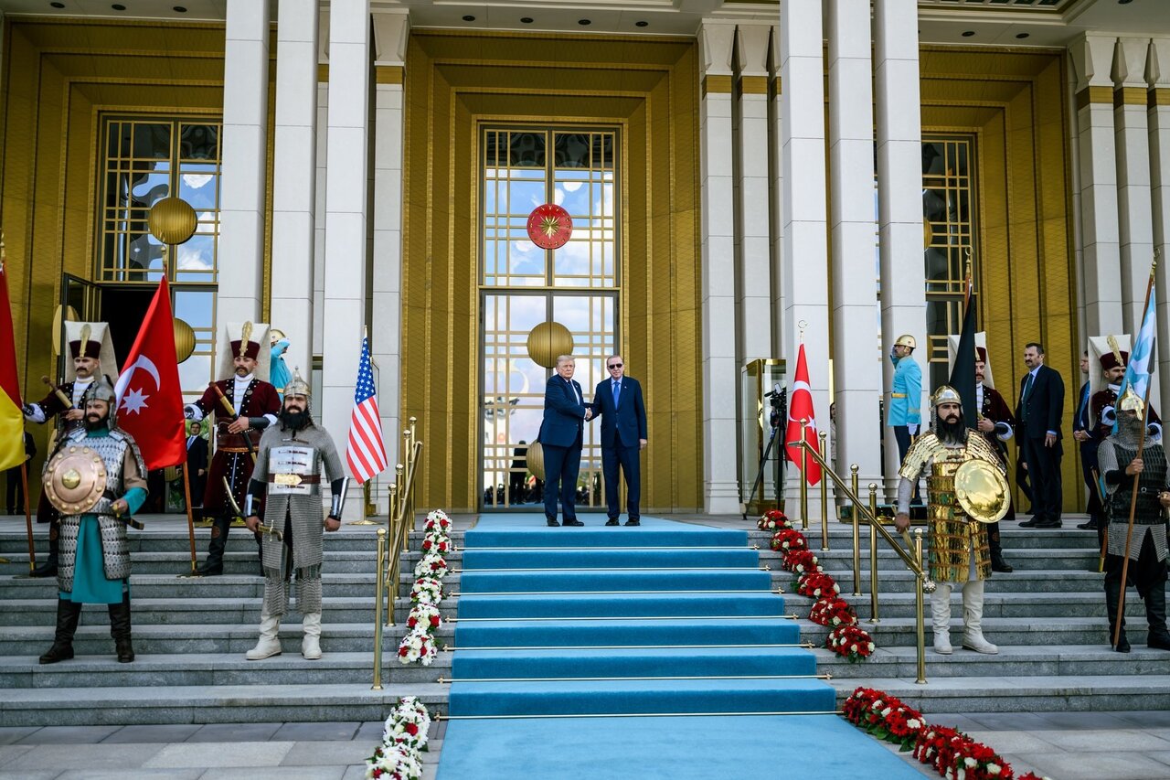 تصویر جنجالی از استقبال اردوغان از ترامپ را ببینید