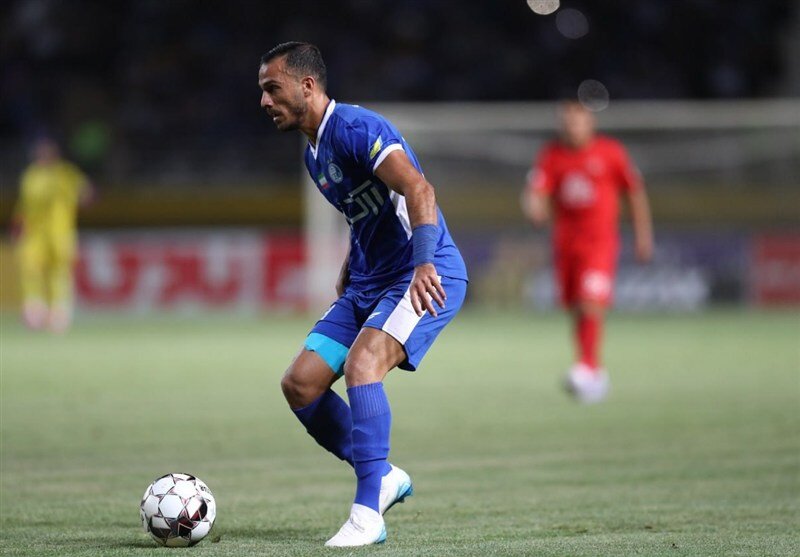 مدافع فصل گذشته استقلال با پرسپولیس قرارداد امضا کرد