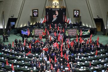 نخستین جلسه علنی مجلس برگزار شد +عکس
