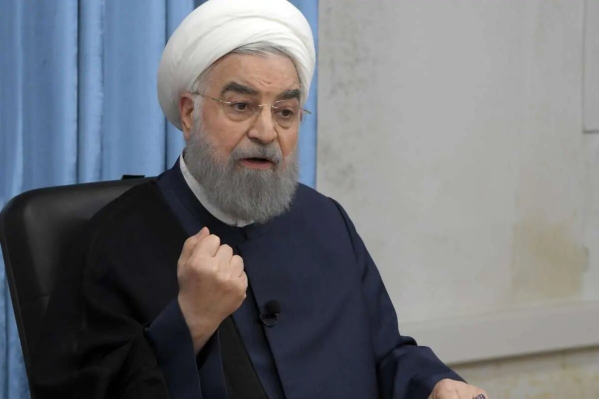 روحانی: رهبر شهید جلوی دوست و دشمن ایستاند و نگذاشتند آتش جنگ شعله‌ور شود