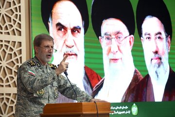 فرمانده کل ارتش هدیه به هلاکت رساندن نیروهای آمریکایی ۵ میلیارد تومان است