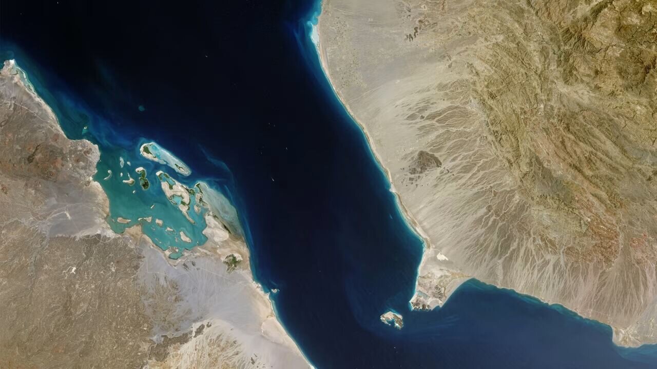 کنترل یمن بر تنگه باب المندب؛ عربستان برای صادرات نفت به دردسر افتاد
