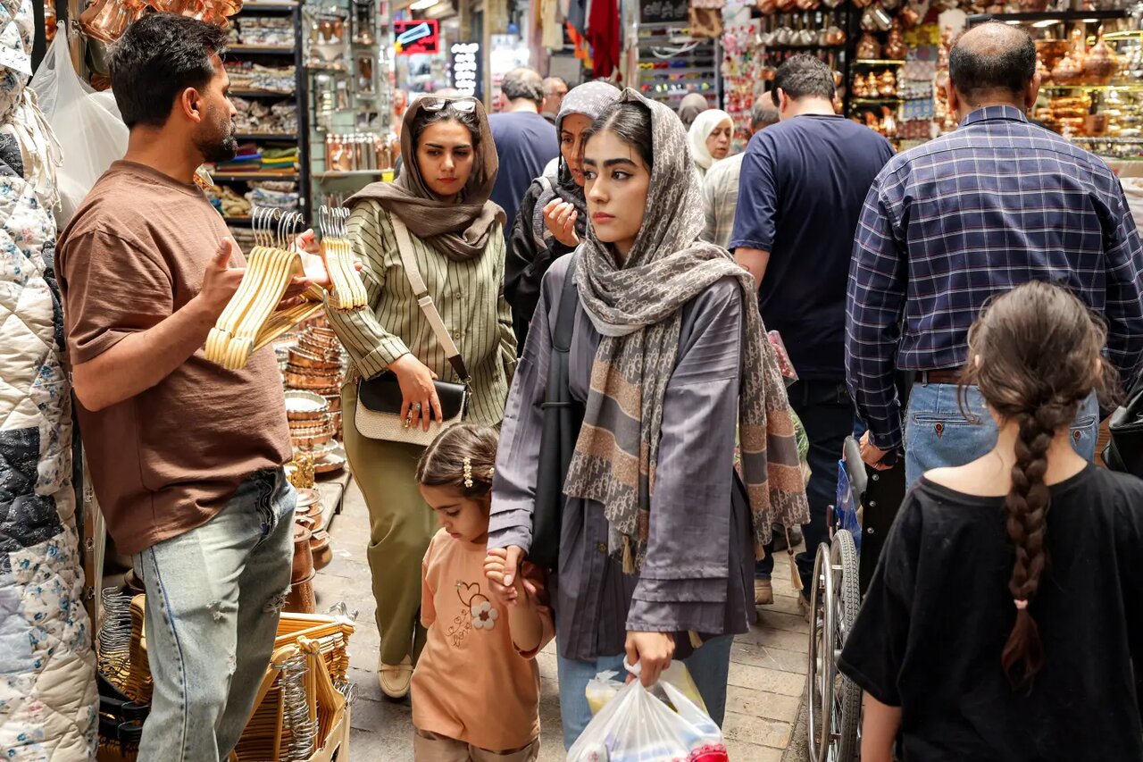 برای مردمی که در حال له‌شدن هستند از دربی نگویید!