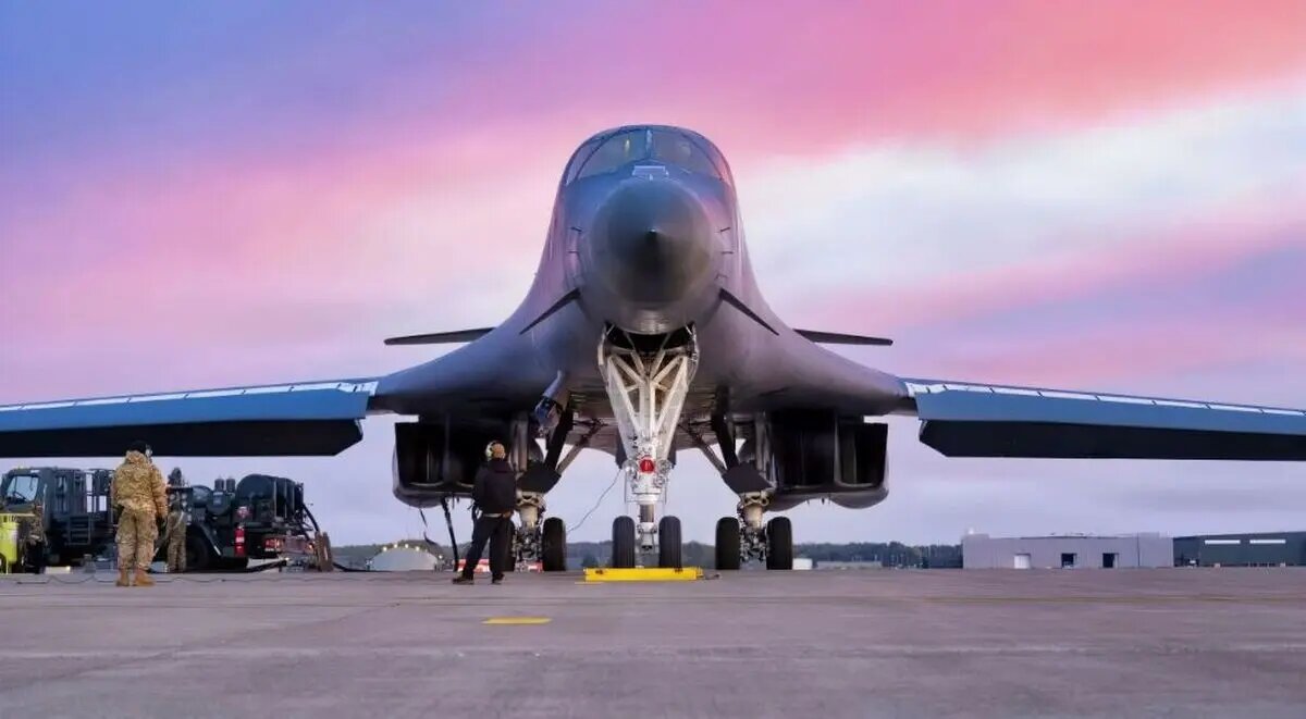بمب‌افکن «B-1B» به پرواز درآمد +ویدیو
