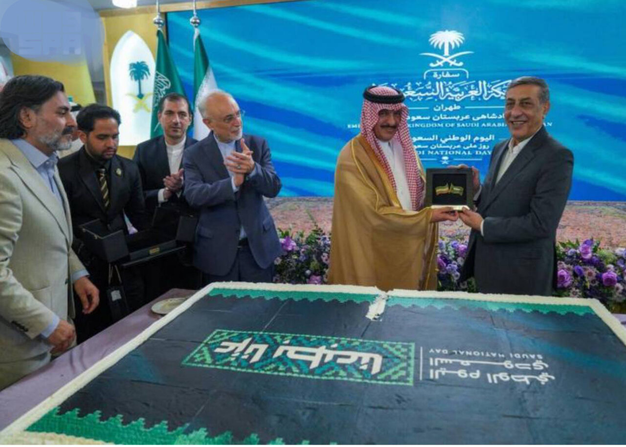 کیهان شاکی شد؛ این اقدام دهن‌کجی به خون رهبر شهید است!