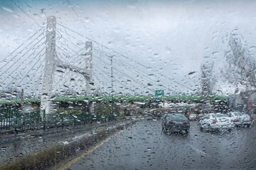 جولان ابرهای سیاه در ۲۰ استان کشور؛ بارش باران و طوفان حتمی است