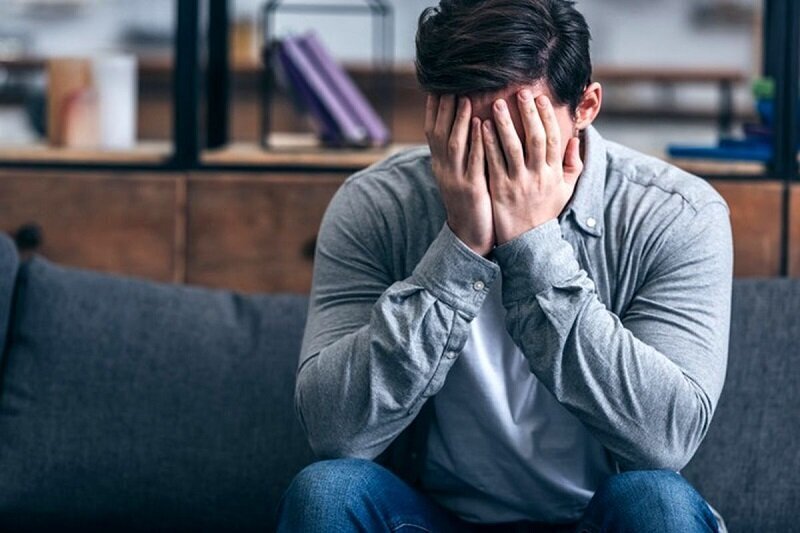 چرا خاطره‌های تلخ از ذهنمان پاک نمی‌شوند؟