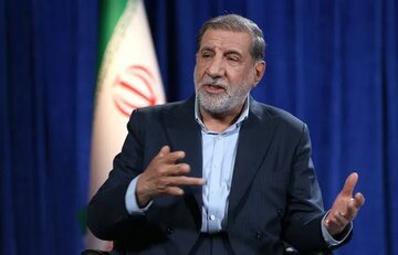 کوثری: ترامپ آنچنان سیلی از ملت ایران خورد که نمی‌داند چه کاری انجام دهد