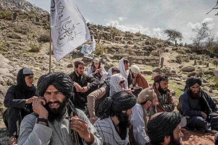 چرا بدون گرفتن امتیاز برای طالبان فرش قرمز پهن می‌کنید؟