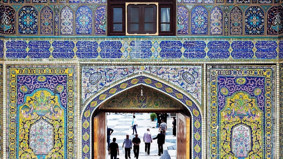 تندروها در حرم امام رضا (ع) بلوا کردند؛ جمهوری اسلامی شاکی شد!