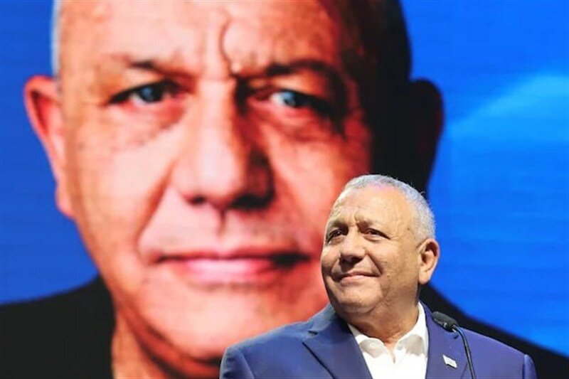 آیزنکوت، رهبر حزب «یشار»: نتانیاهو نخست‌وزیری موقت است که نه از اختیار لازم برخوردار است، نه از اعتماد عمومی