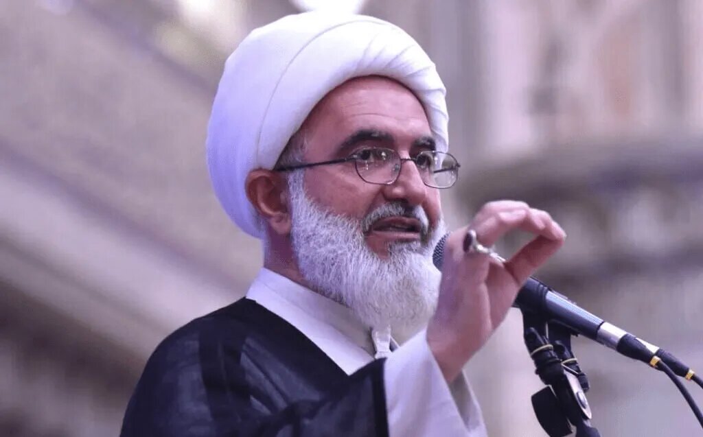 خطیب جمعۀ تهران: نخبگان پیشنهادهای خود درباره بازنگری در دکترین هسته‌ای را ارائه کنند