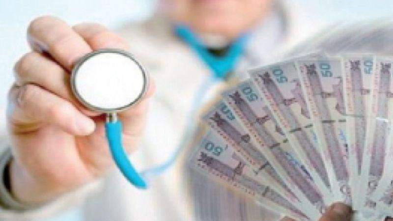 مدیر وزارت بهداشت در مطبش فقط پول نقد میگیرد! مدیر وزارت بهداشت در مطبش فقط پول نقد میگیرد!