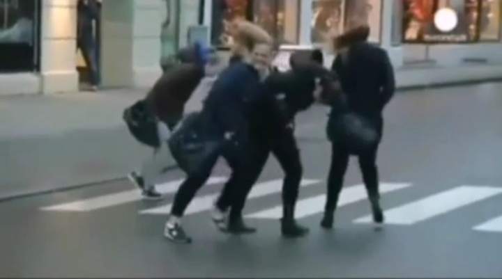 ببینید: بادهای پاییزی که انسان را از جا میکند ببینید: بادهای پاییزی که انسان را از جا میکند