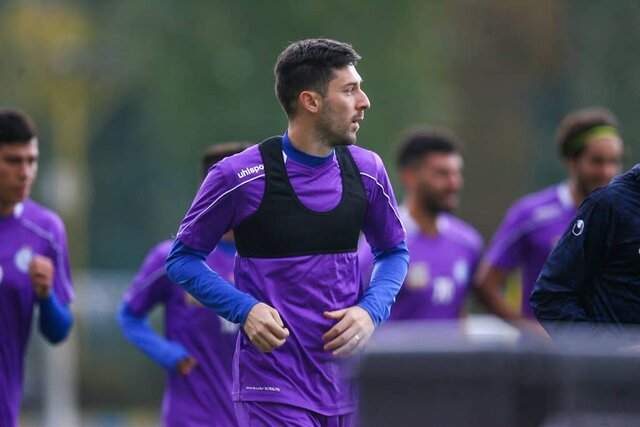 هافبک استقلال وارد تهران شد هافبک استقلال وارد تهران شد