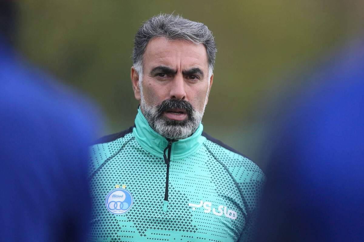 محمود فکری: کاپیتان استقلال بهترین مدافع راست ایران است