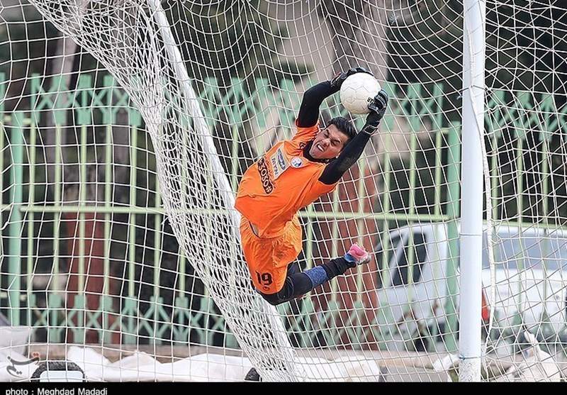 فکری دروازه‌بان استقلال را راهی اراک می‌کند؟