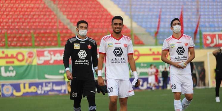 پرسپولیس مجوز جدایی مهاجم خود را به پیکان می‌دهد؟