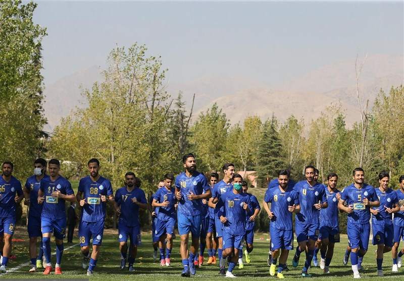 ترکیب استقلالی که پنجره‌اش بسته است