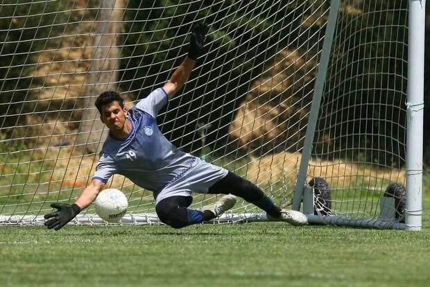 احضار دروازه‌بان استقلال به کمیته انضباطی