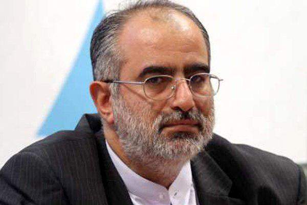 آشنا: داستان‌سرایی را رها کنید