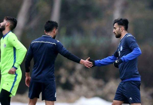 مدافع استقلال کرونا گرفت