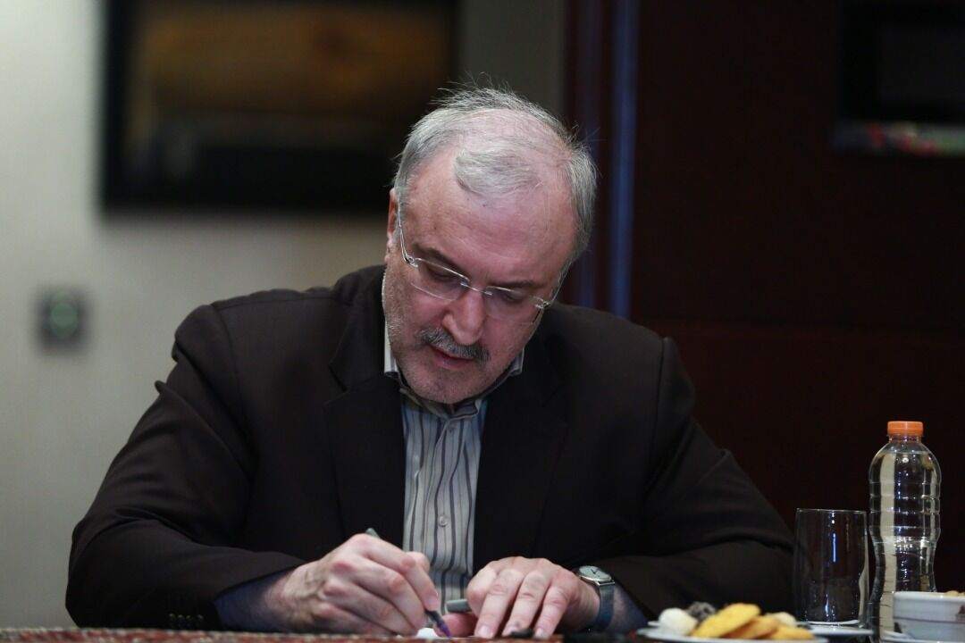 وزیر بهداشت جواب احمدی‌نژاد را داد
