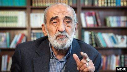 ببینید: حسین شریعتمداری گوشه رینگ گیر افتاد! ببینید: حسین شریعتمداری گوشه رینگ گیر افتاد!