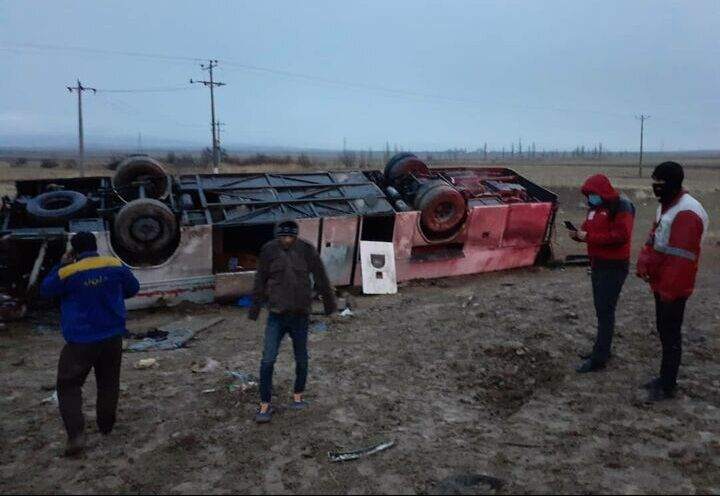 واژگونی اتوبوس با ۱۷ مصدوم در محور بجنورد _ گلستان