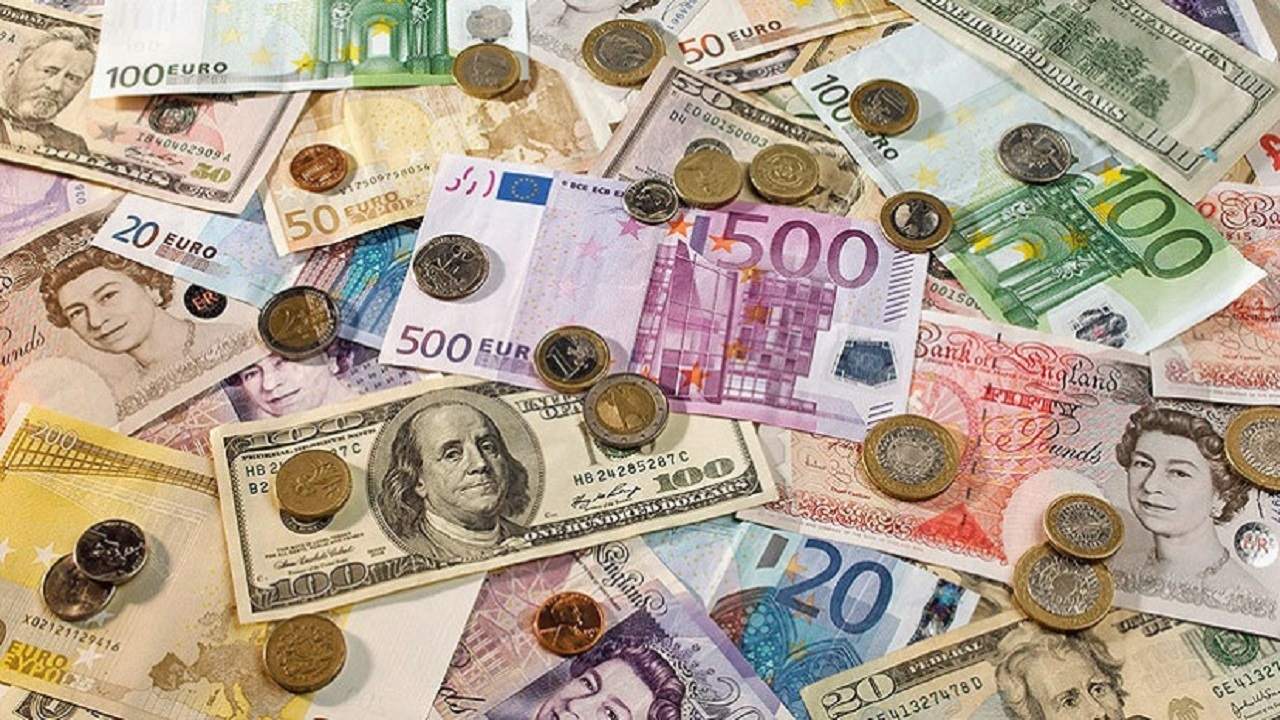 قیمت دلار به مذاکرات سیاسی با شرق حساس است یا غرب؟