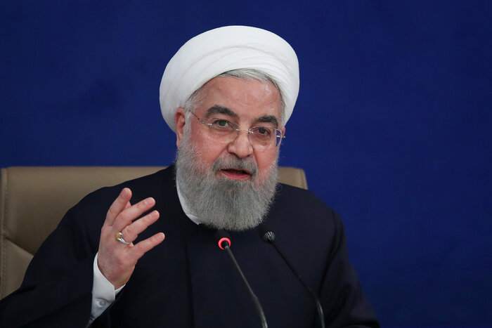 آنها که شعار می‌دادند فرار کردند اما او ماند و جنگید