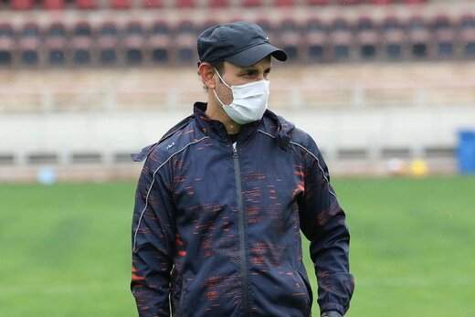 یحیی گل‌محمدی بر سر دو راهی!